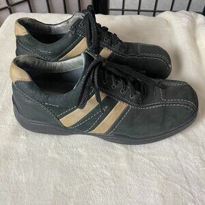 EUC Quotes Men's Black/Tan Leather Sneakers size 10.5